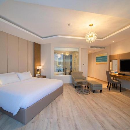 Homie Panorama Beachfront Residences Nha Trang Exterior foto