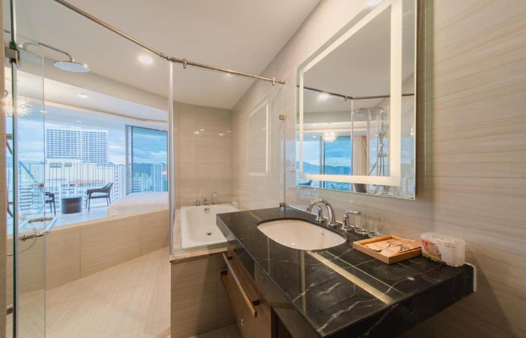Homie Panorama Beachfront Residences Nha Trang Exterior foto